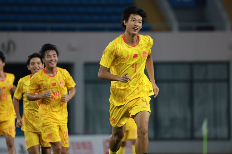 官方：U17国足与阿森纳并列明日之星冠军杯冠军，赵松源赛事最佳